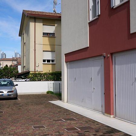 Appartamento Nico Per Famiglie-Lido Di Jesolo-Piazza Trieste Екстериор снимка