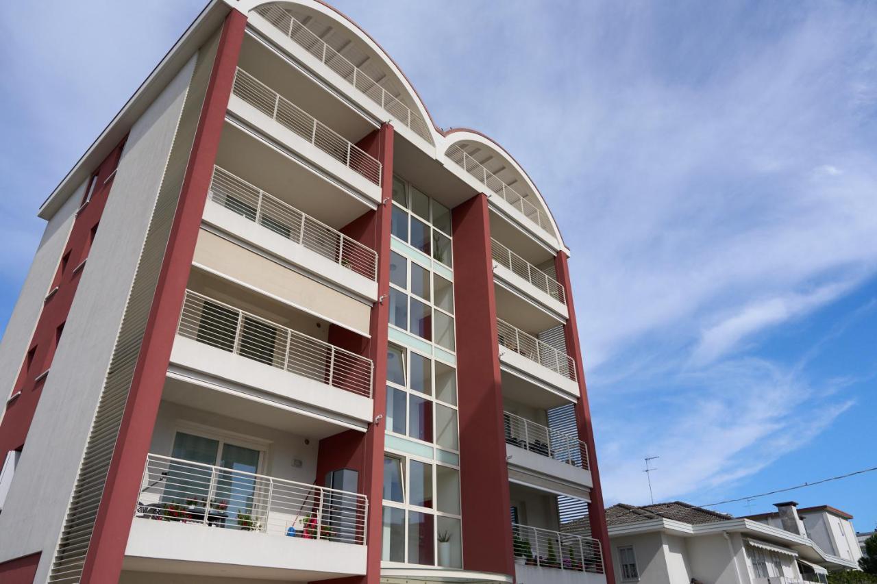 Appartamento Nico Per Famiglie-Lido Di Jesolo-Piazza Trieste Екстериор снимка
